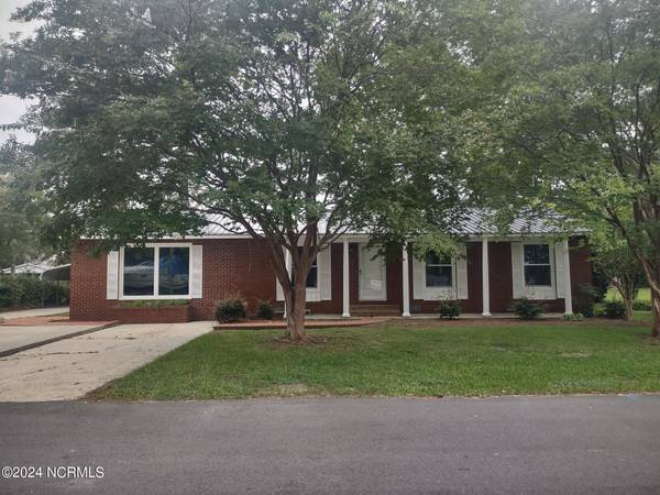 105 Brown ST, Tabor City, NC 28463