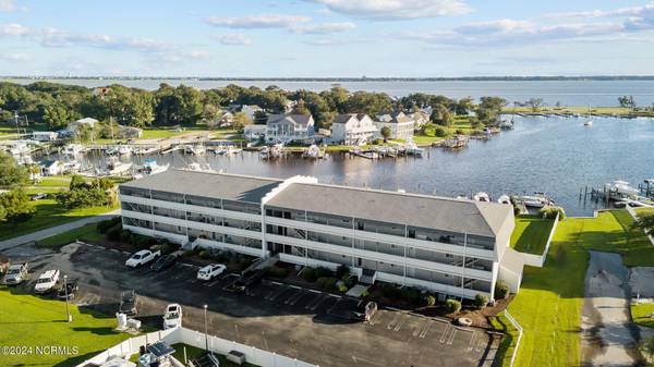 118 Lake AVE #304, Morehead City, NC 28557