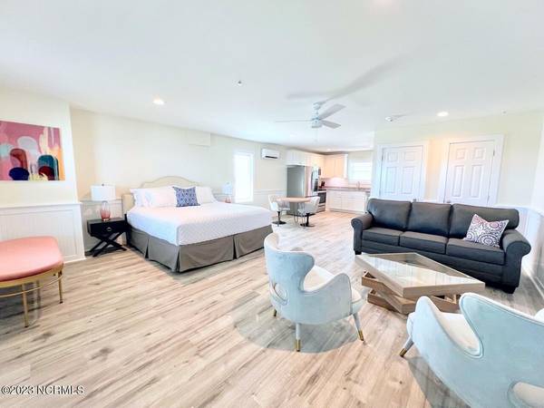 605 N Topsail DR #Unit 208, Surf City, NC 28445