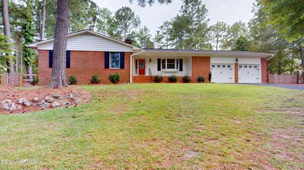 8 Shadow DR, Whispering Pines, NC 28327