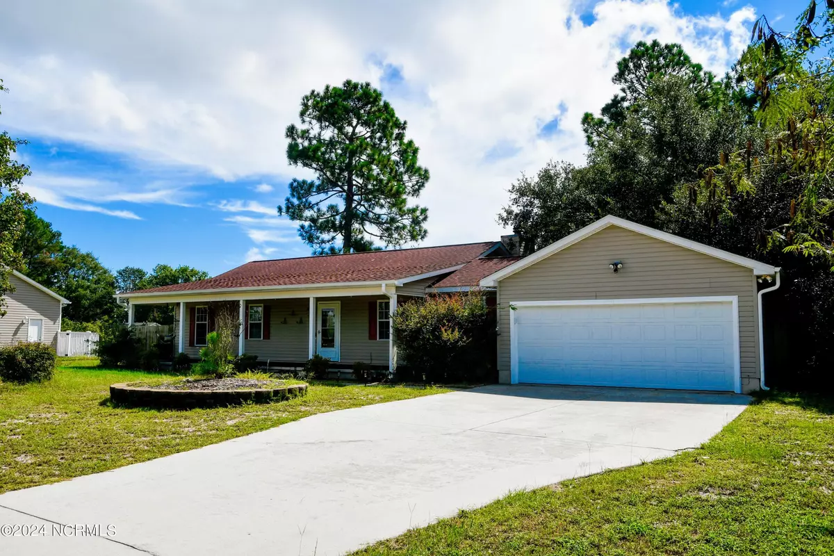 Hubert, NC 28539,122 Sussex LN