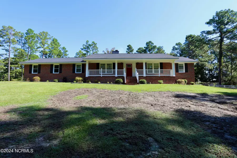 1111 N Glenwood TRL, Southern Pines, NC 28387