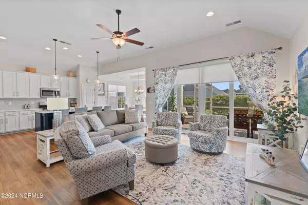 Ocean Isle Beach, NC 28469,7004 Sevilleen DR SW