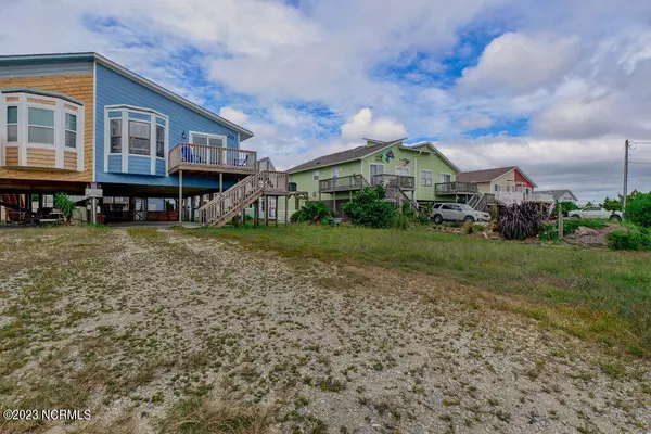 North Topsail Beach, NC 28460,211 Coastal DR