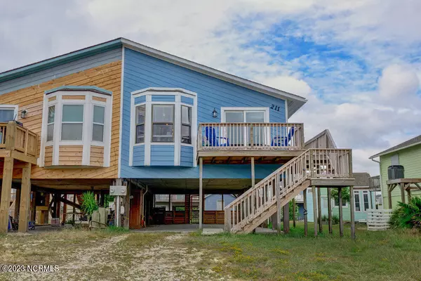 North Topsail Beach, NC 28460,211 Coastal DR