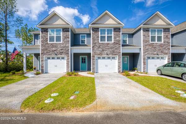 513 Stone Crab LN,  Sneads Ferry,  NC 28460