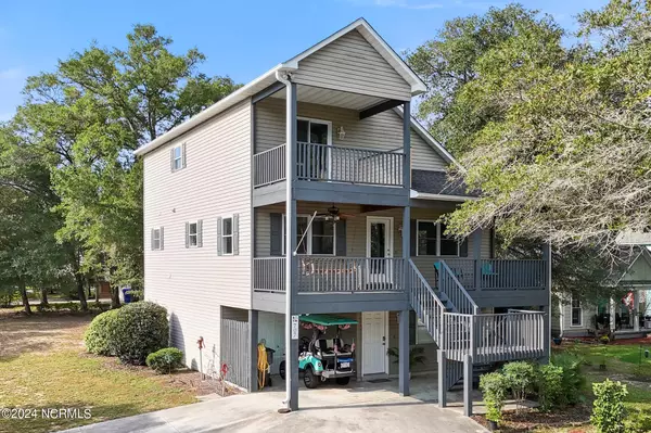 707 E Yacht DR, Oak Island, NC 28465