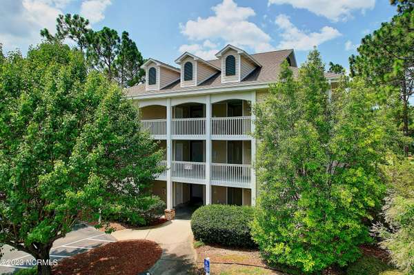 3350 Club Villas DR #203, Southport, NC 28461