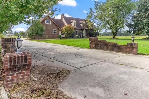 Rose Hill, NC 28458,562 Pasture Branch RD