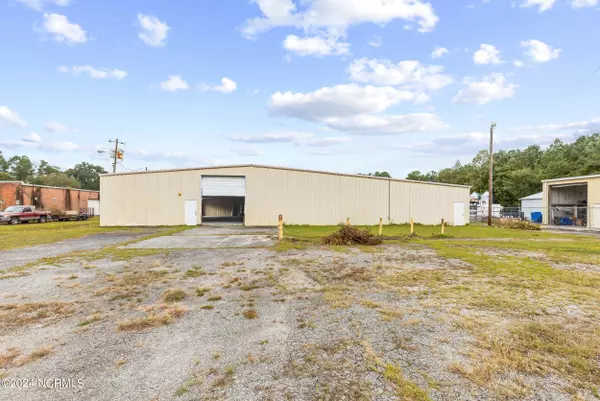 611 N Sycamore St, Rose Hill, ST, Rose Hill, NC 28458