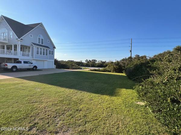 4370 Island DR, North Topsail Beach, NC 28460