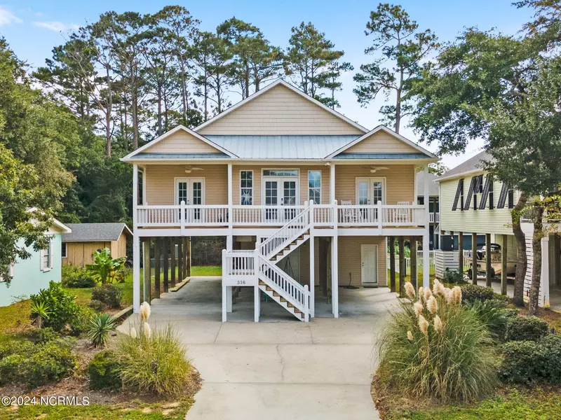 316 NE 49th ST, Oak Island, NC 28465