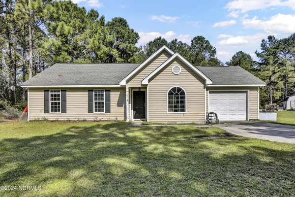 107 Courtney Pines RD, Maple Hill, NC 28454