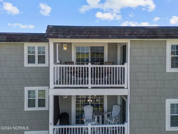 5400 E Yacht DR #B9, Oak Island, NC 28465