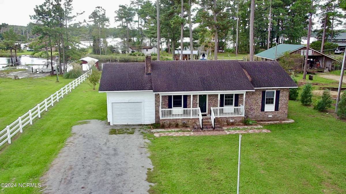 Belhaven, NC 27810,255 Foreman LN