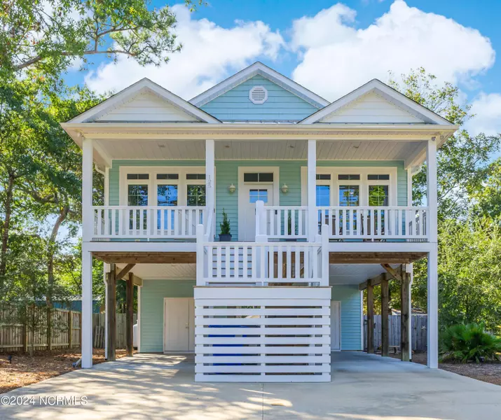 125 NW 25th ST, Oak Island, NC 28465