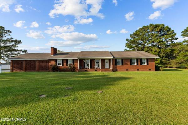 775 Gray RD, Vanceboro, NC 28586