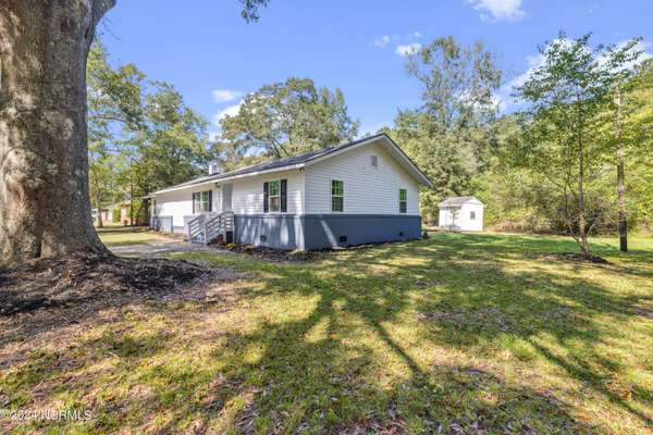 251 Old 87 RD, Riegelwood, NC 28456