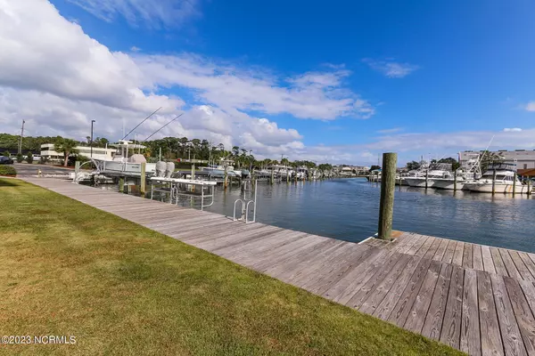 Morehead City, NC 28557,4425 Arendell ST #301 & Boatslip #25