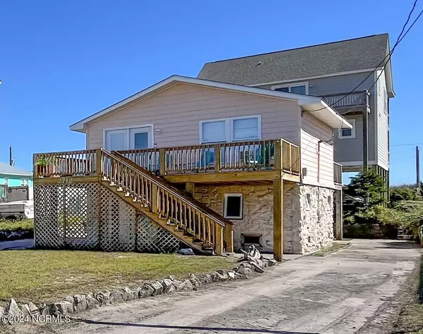 2712 Island DR, North Topsail Beach, NC 28460