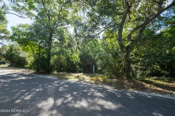 Bald Head Island, NC 28461,606 Kinnakeet WAY