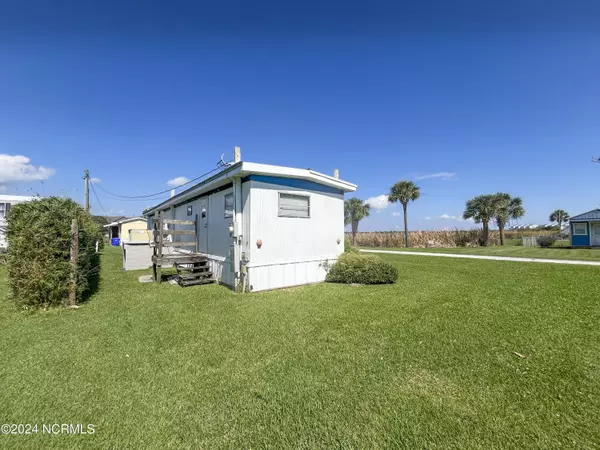 North Topsail Beach, NC 28460,107 Phil Harris LN