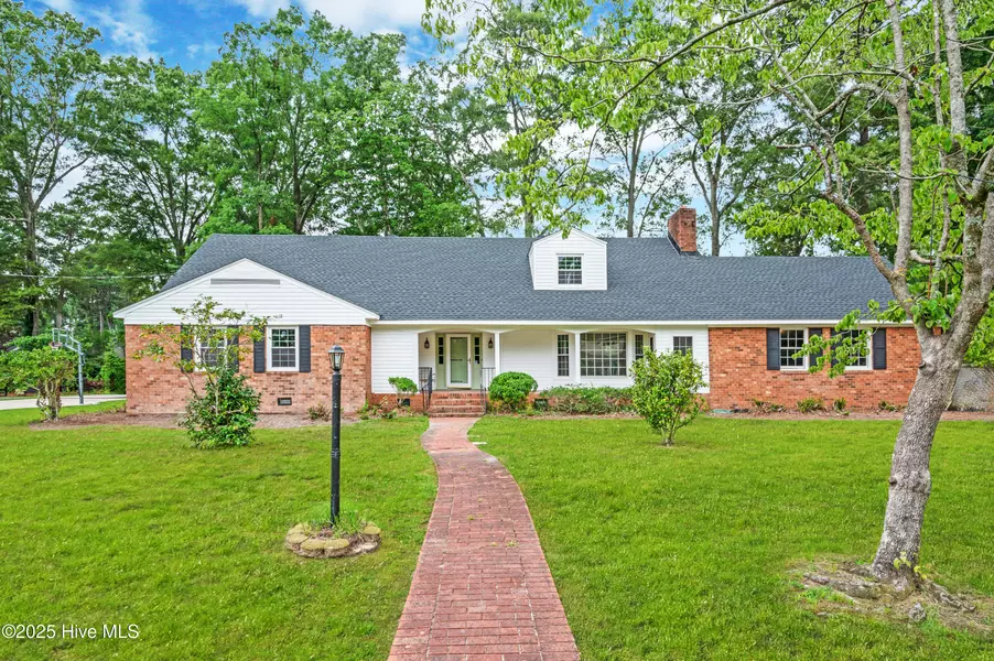 306 Granville DR, Greenville, NC 27858