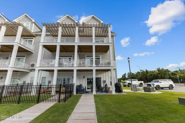 Morehead City, NC 28557,200 Olde Towne Yacht Club DR #38