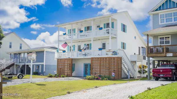 Holden Beach, NC 28462,121 Tuna DR