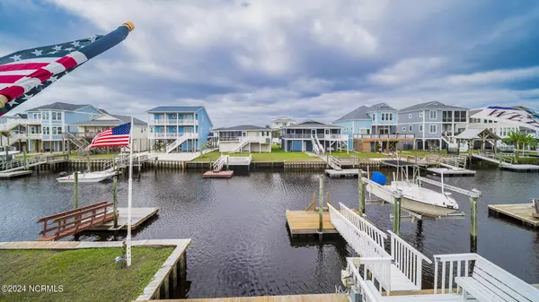 Holden Beach, NC 28462,121 Tuna DR