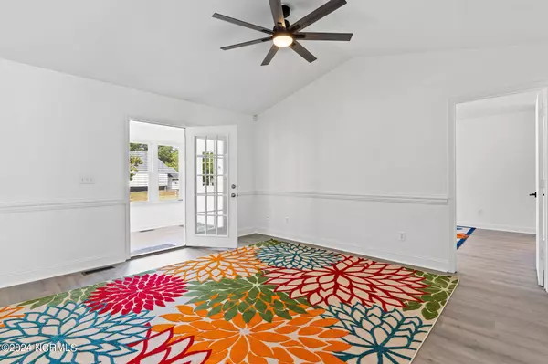 Oak Island, NC 28465,160 NE 5th ST