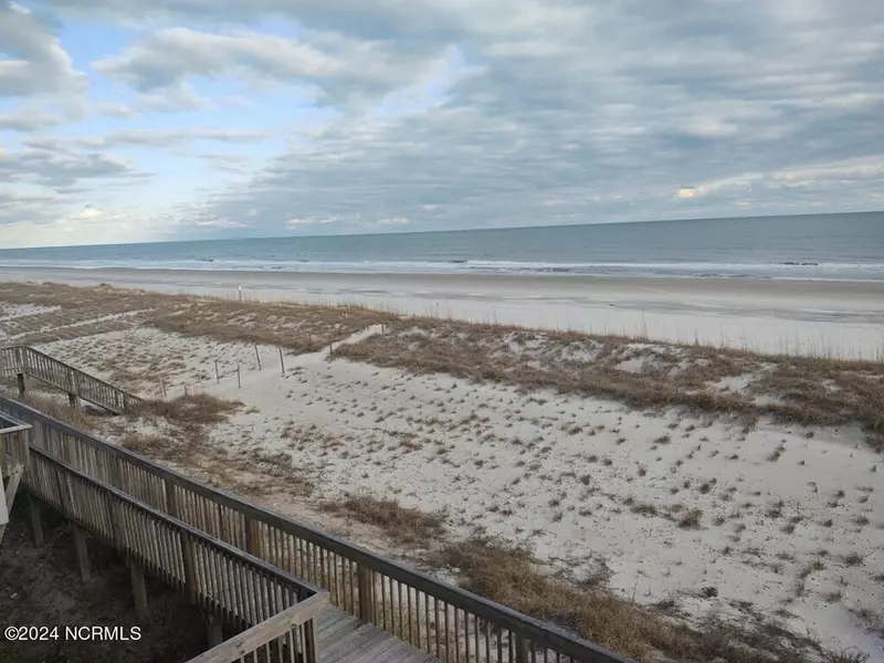 926 N Anderson BLVD #E214, Topsail Beach, NC 28445