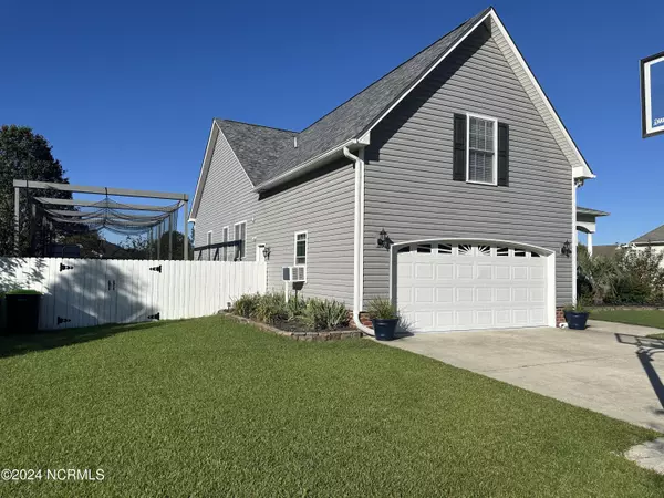 New Bern, NC 28562,165 Laura DR