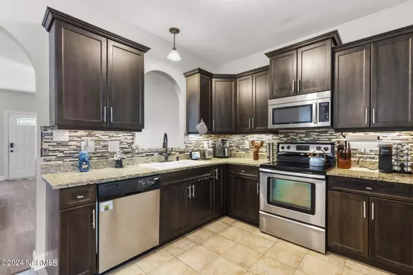 Hubert, NC 28539,207 Toucan WAY