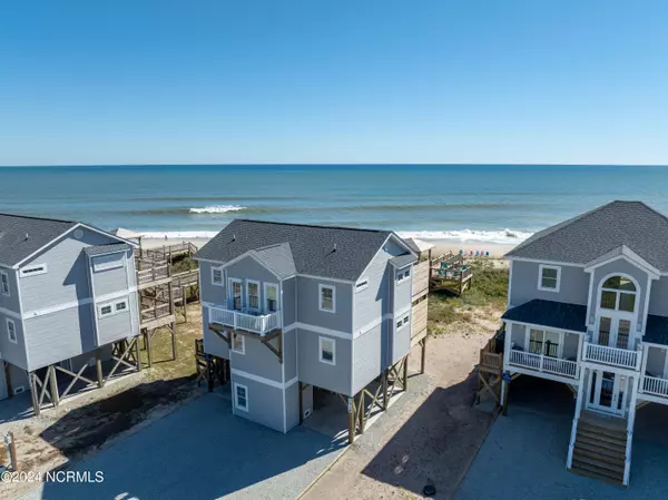 North Topsail Beach, NC 28460,1016 New River Inlet RD