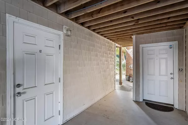 Carolina Beach, NC 28428,633 Spencer Farlow DR #12