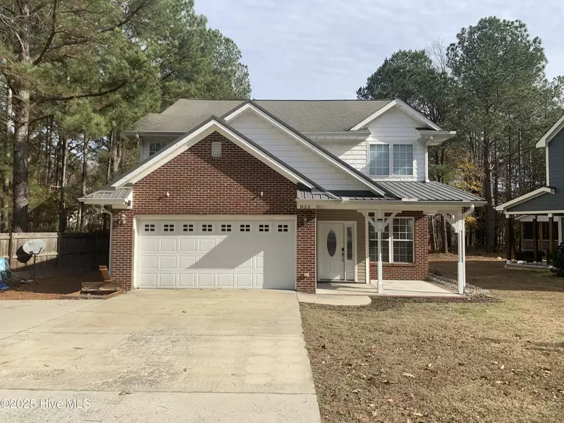 825 Blue Bird DR, Vass, NC 28394