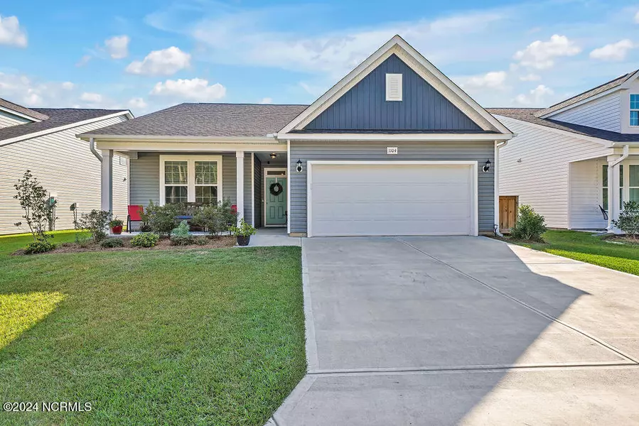 1104 Spincast RD, Southport, NC 28461