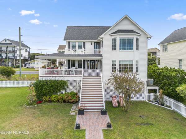 1103 S Topsail DR, Surf City, NC 28445