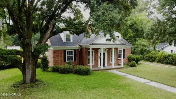 Whiteville, NC 28472,115 W College ST