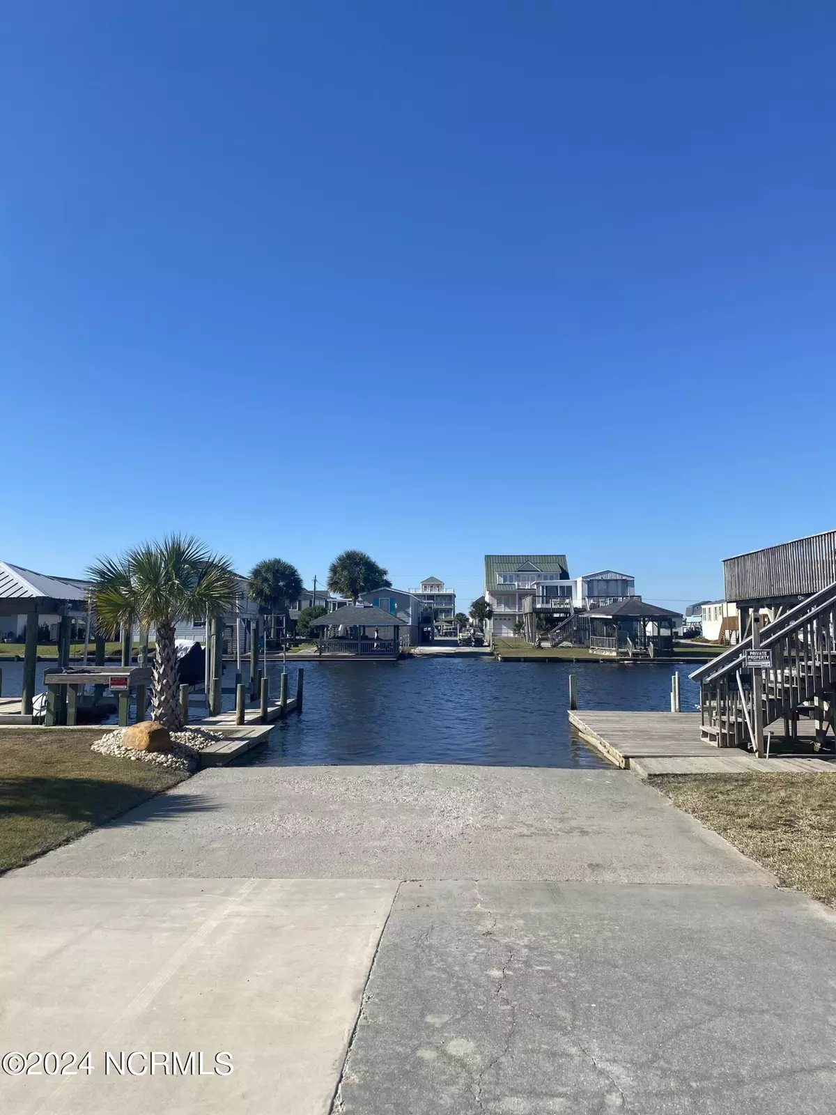 Surf City, NC 28445,9105 W 9th ST