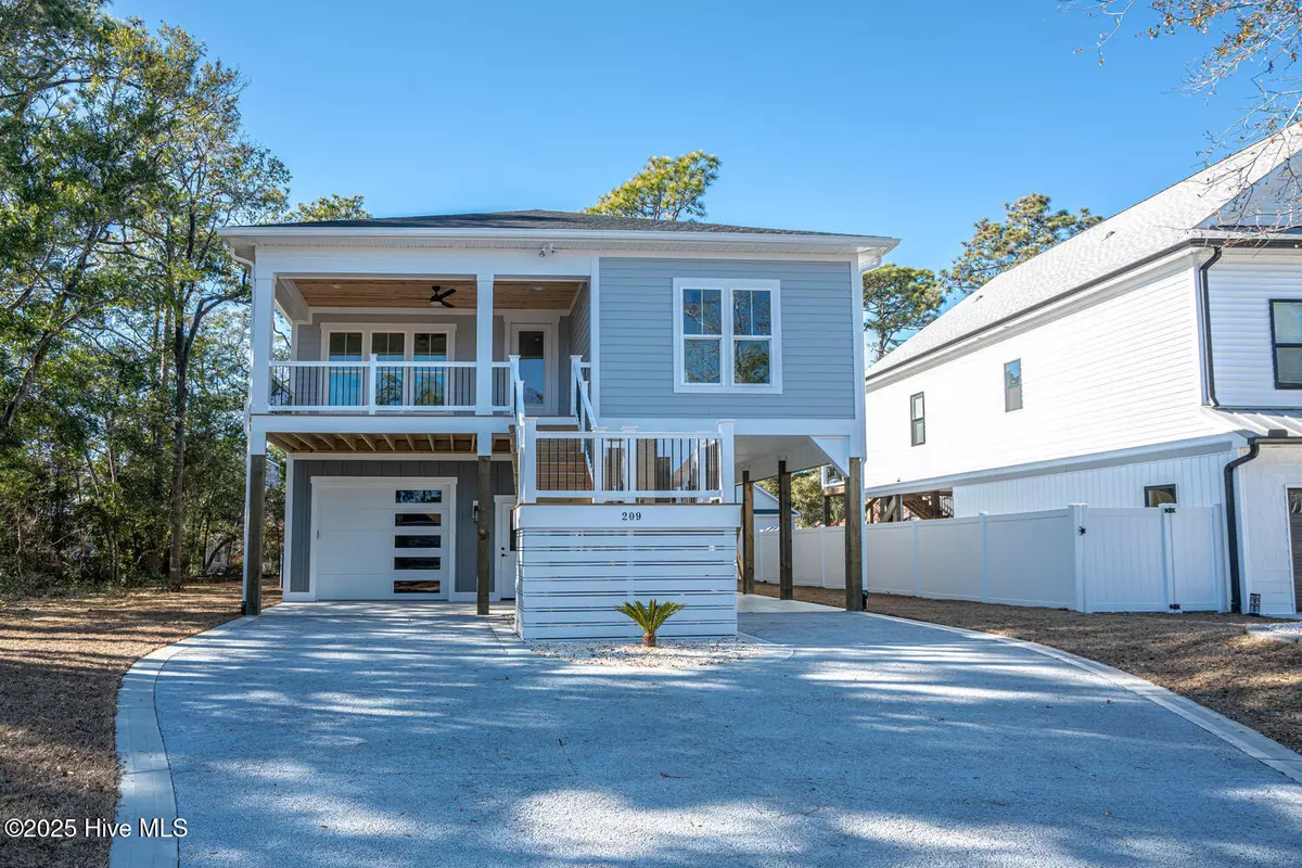 Oak Island, NC 28465,209 NE 51 ST