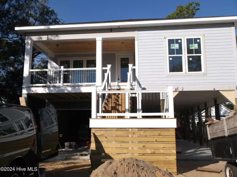 209 NE 51 ST, Oak Island, NC 28465