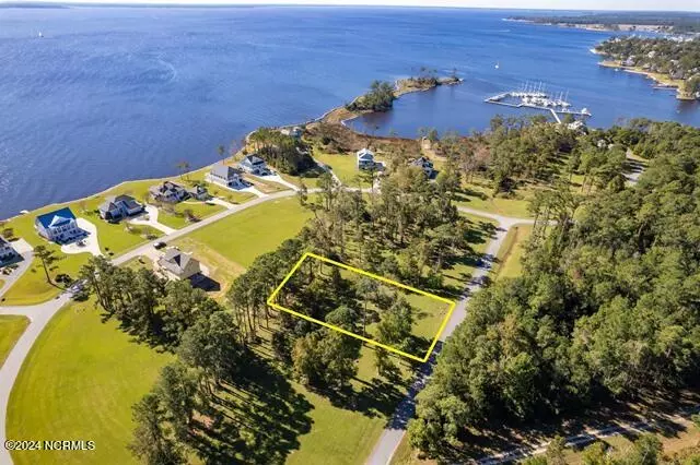 Oriental, NC 28571,4007 Tarpon DR