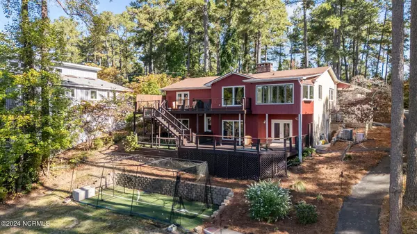 Whispering Pines, NC 28327,97 Lakeview DR