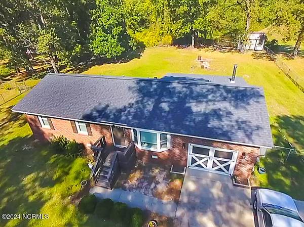 2002 Catherine Lake RD, Richlands, NC 28574