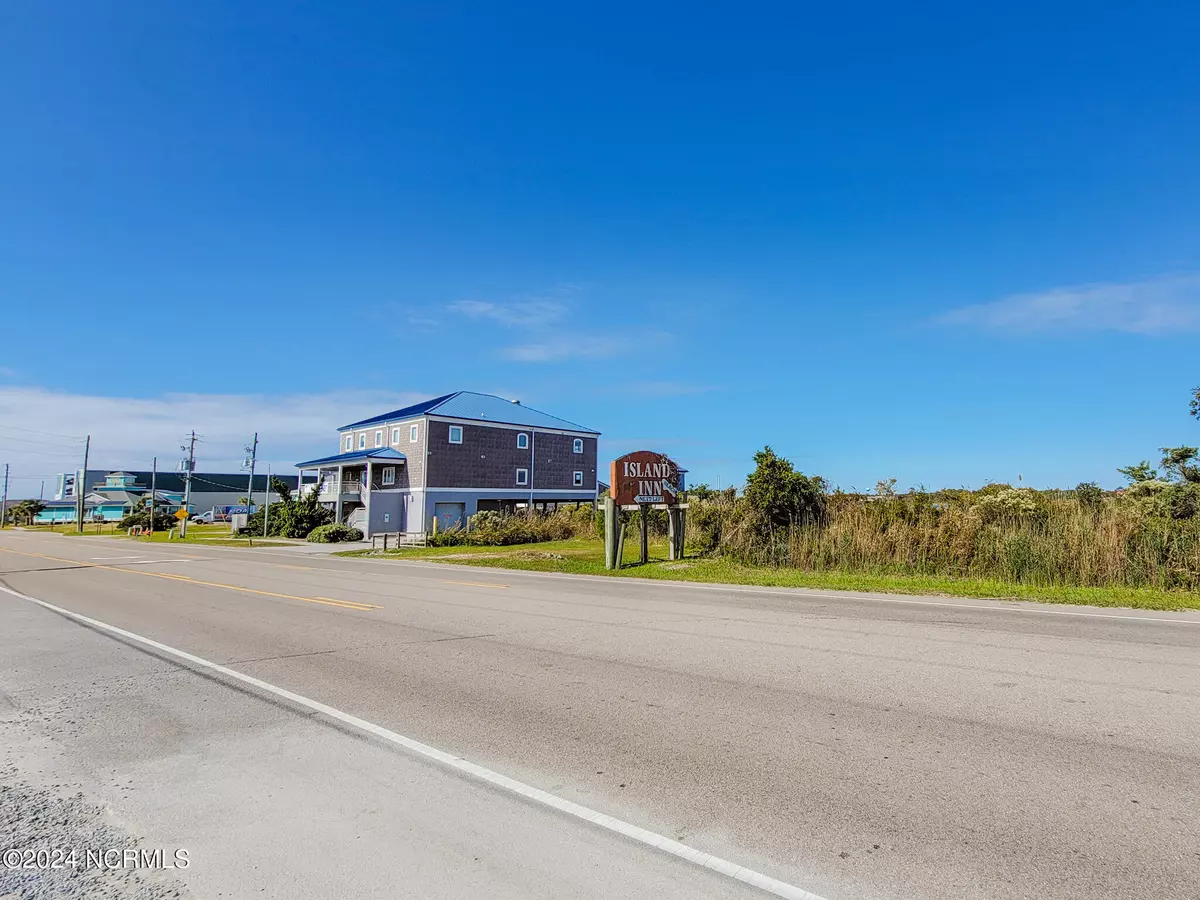 Surf City, NC 28445,309 N New River DR