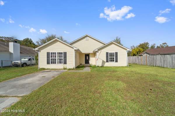 1302 Navarro LOOP, Jacksonville, NC 28540