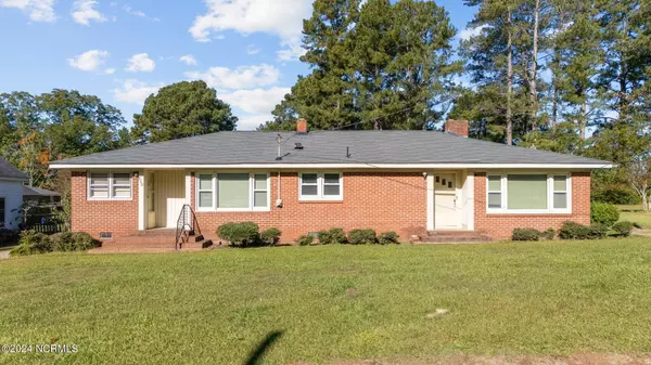 305 N 2nd ST, Macclesfield, NC 27852