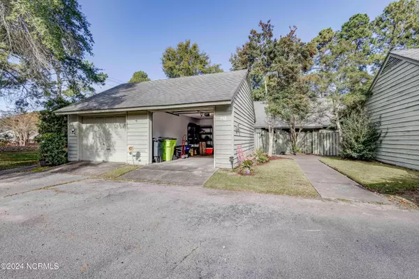 New Bern, NC 28562,90 Ashley PL